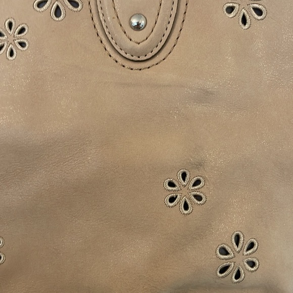 Poppy eyelet leather small chain tote 23842 - Picture 11 of 12